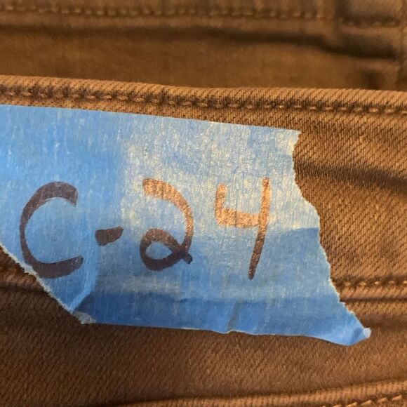 NYDJ, great condition, size 8, AMO SKINNY, lift-tuck technology, brown - Picture 13 of 13